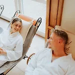 Dirsch Wellness & 4*