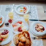 Dirsch Wellness & فندق