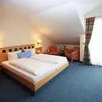 Dirsch Wellness & 4*