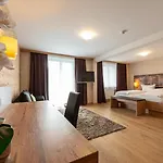 Dirsch Wellness & 4* Emsing