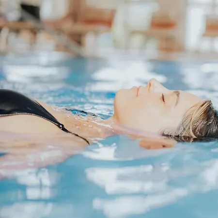Dirsch Wellness & Szálloda