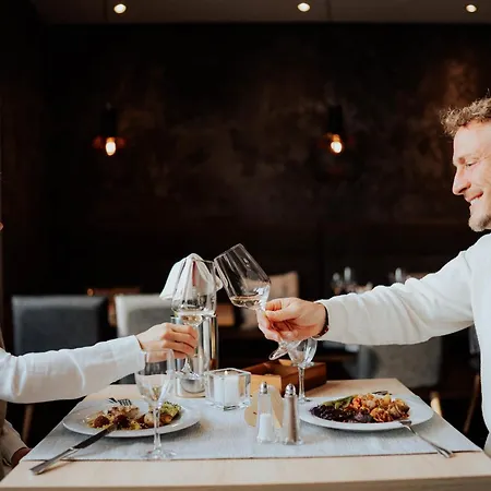 Dirsch Wellness&spa Hotel Emsing
