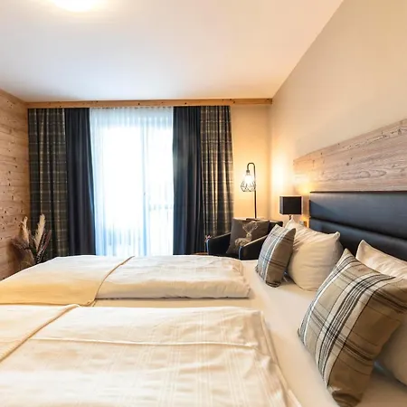Dirsch Wellness & 4*