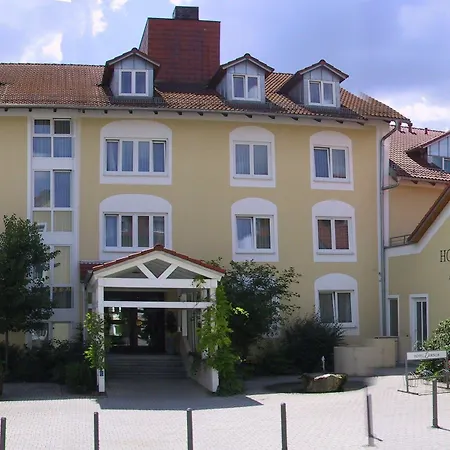 Dirsch Wellness & Отель