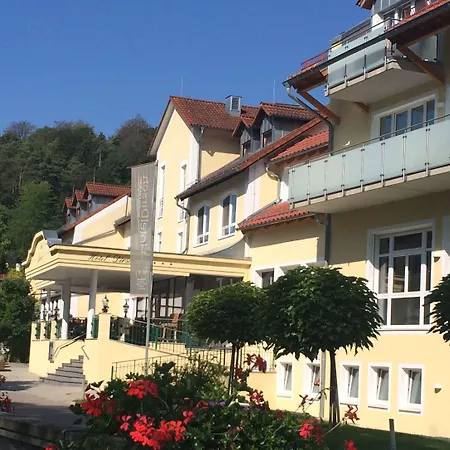 Dirsch Wellness & Szálloda Emsing