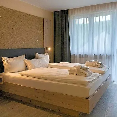 Dirsch Wellness & 4*